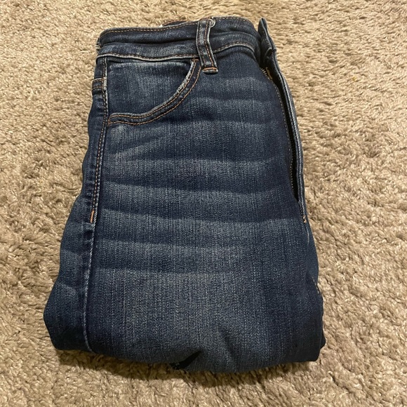 American Eagle High Waisted Distressed Jeans - Picture 4 of 6